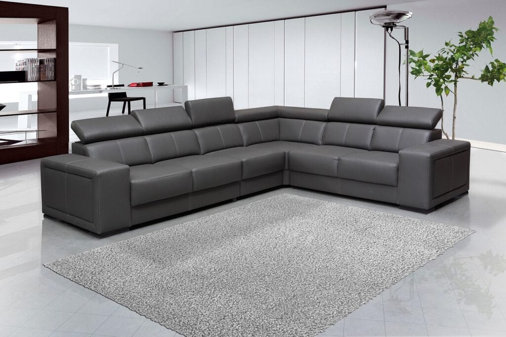 Top 10 neutral carpet colors in 2024